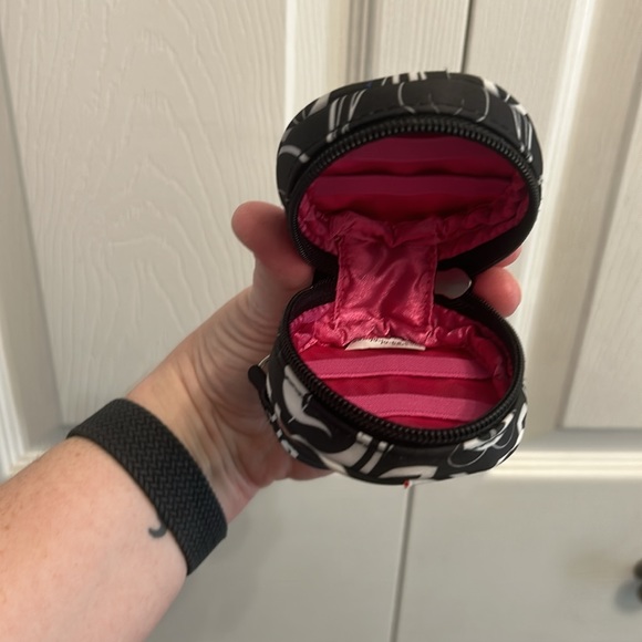 ‼️FINAL SALE‼️ JuJuBe Pacifier holder bag. EUC. - Picture 4 of 4